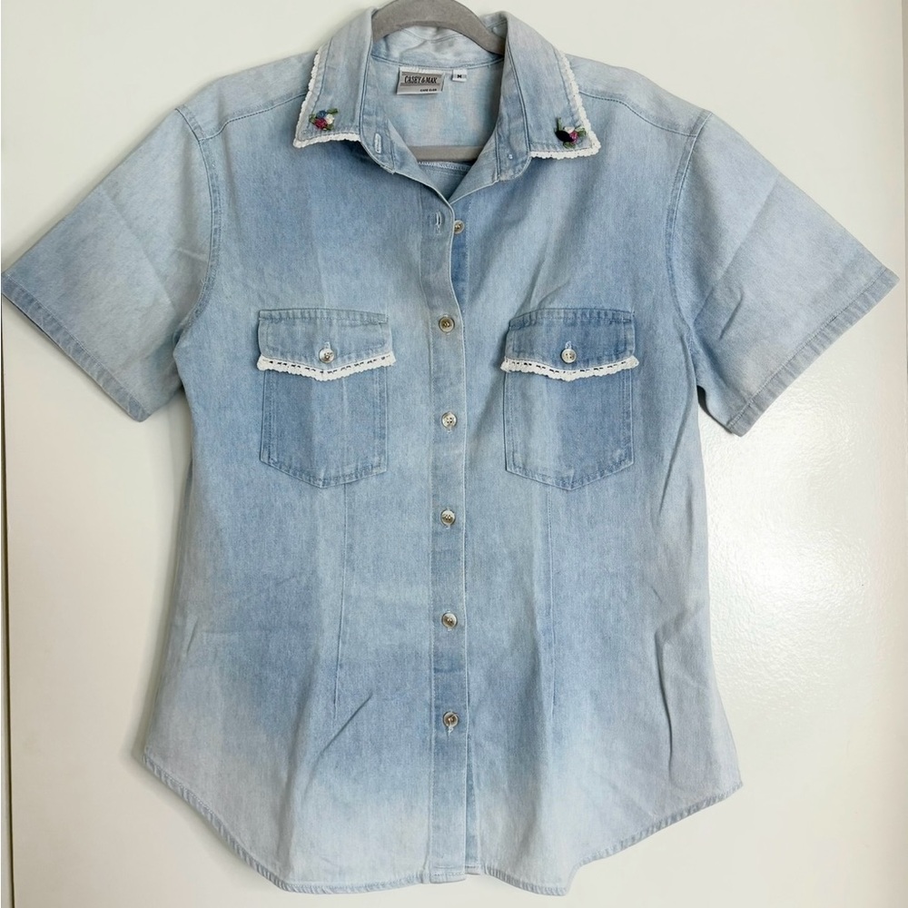 Vintage Denim Short Sleeve Shirt Sz M Embroidered Collar Grandmacore Casey & Max